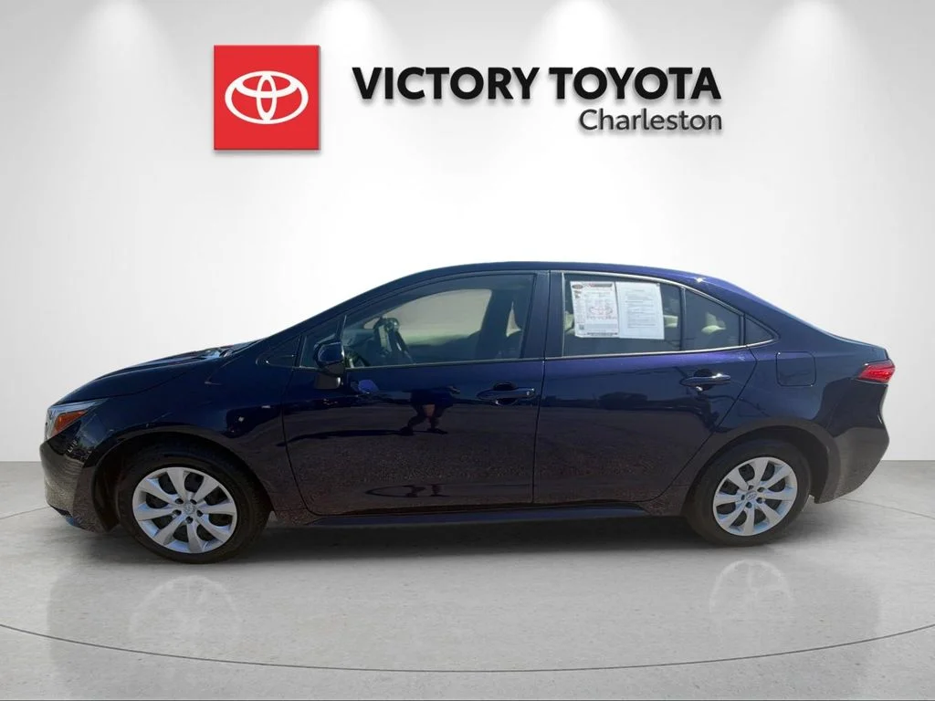 Used 2024  Toyota LE image 2