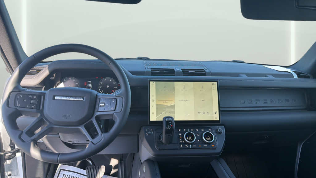 New 2026 Fuji White Land Rover X-Dynamic SE image 19