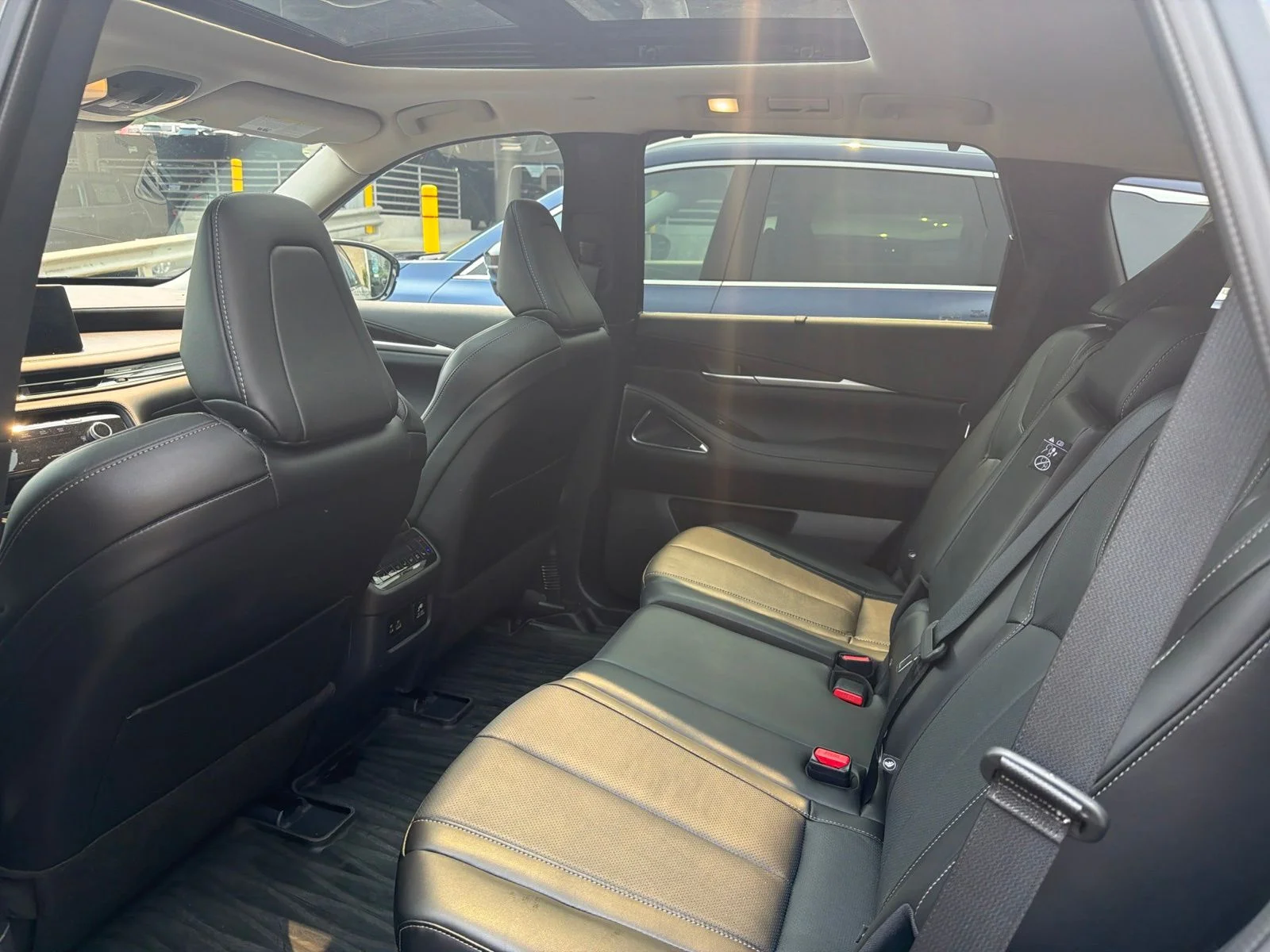 Certified Used 2025 Harbor Gray INFINITI Sensory image 13