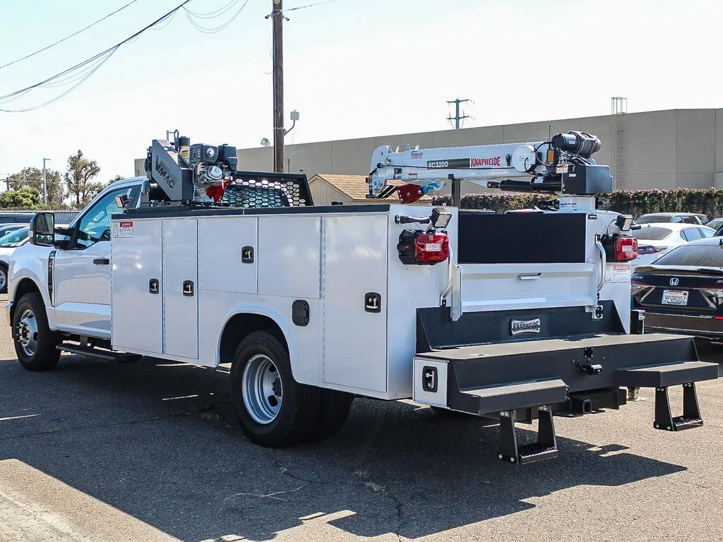 2025 Ford F-350 Super Duty Chassis Cab XL - Photo 6