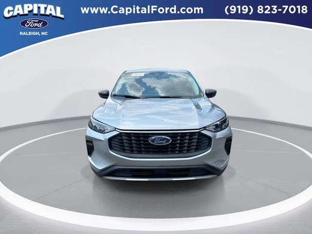 Used 2023 Silver Ford Active image 3