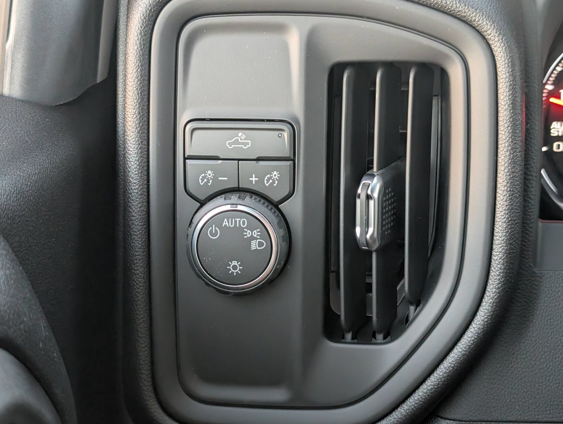 2026 Chevrolet Silverado 1500 Custom - Photo 24