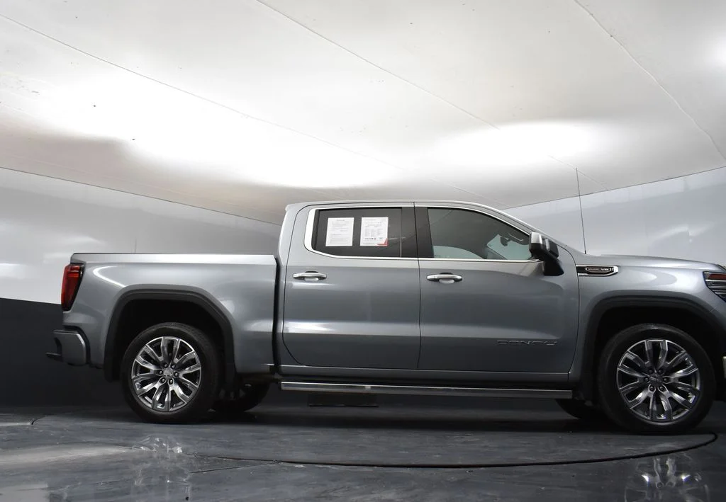 Used 2024 Silver GMC Denali image 34