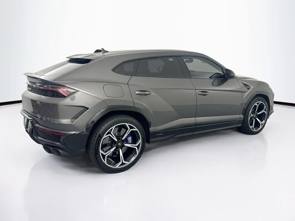 2025 Lamborghini Urus SE - Photo 5