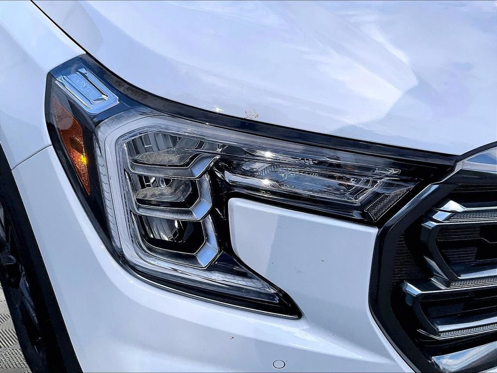 Used 2024 Summit White GMC AT4 image 31