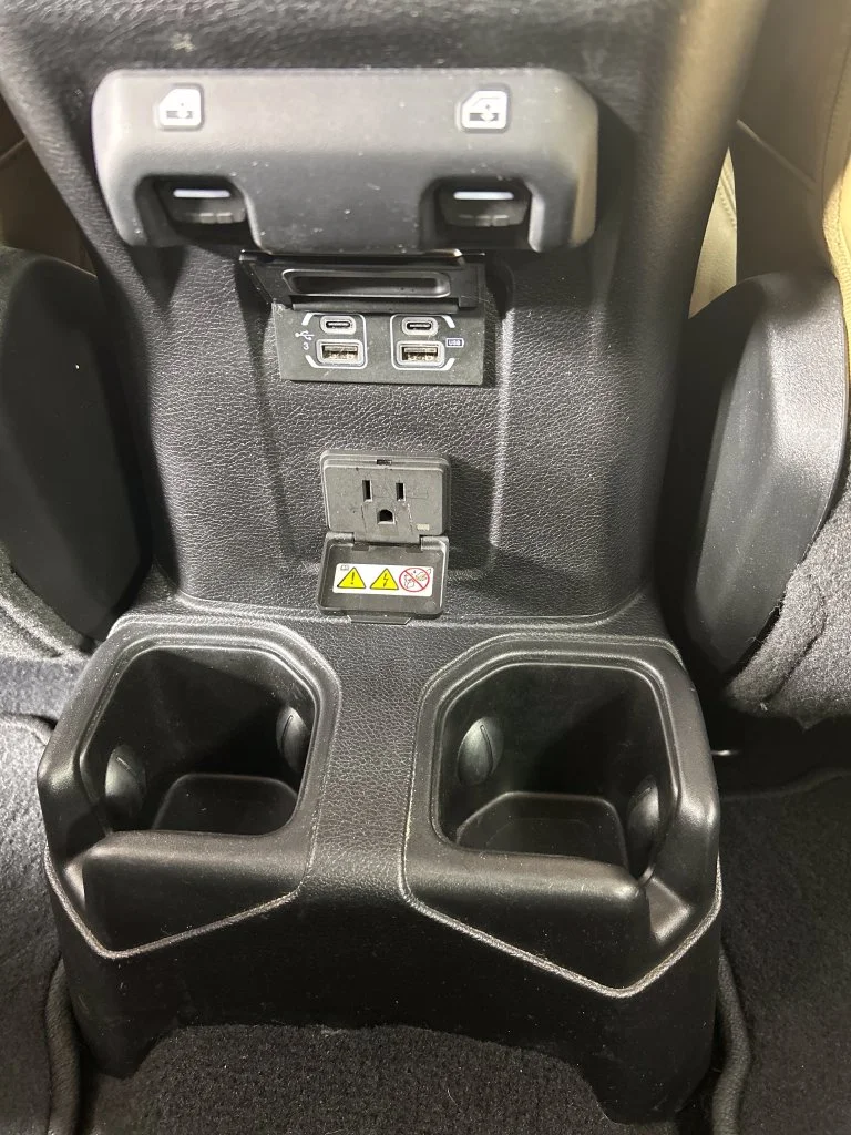 Used 2018 Silver Jeep Unlimited Sahara image 17