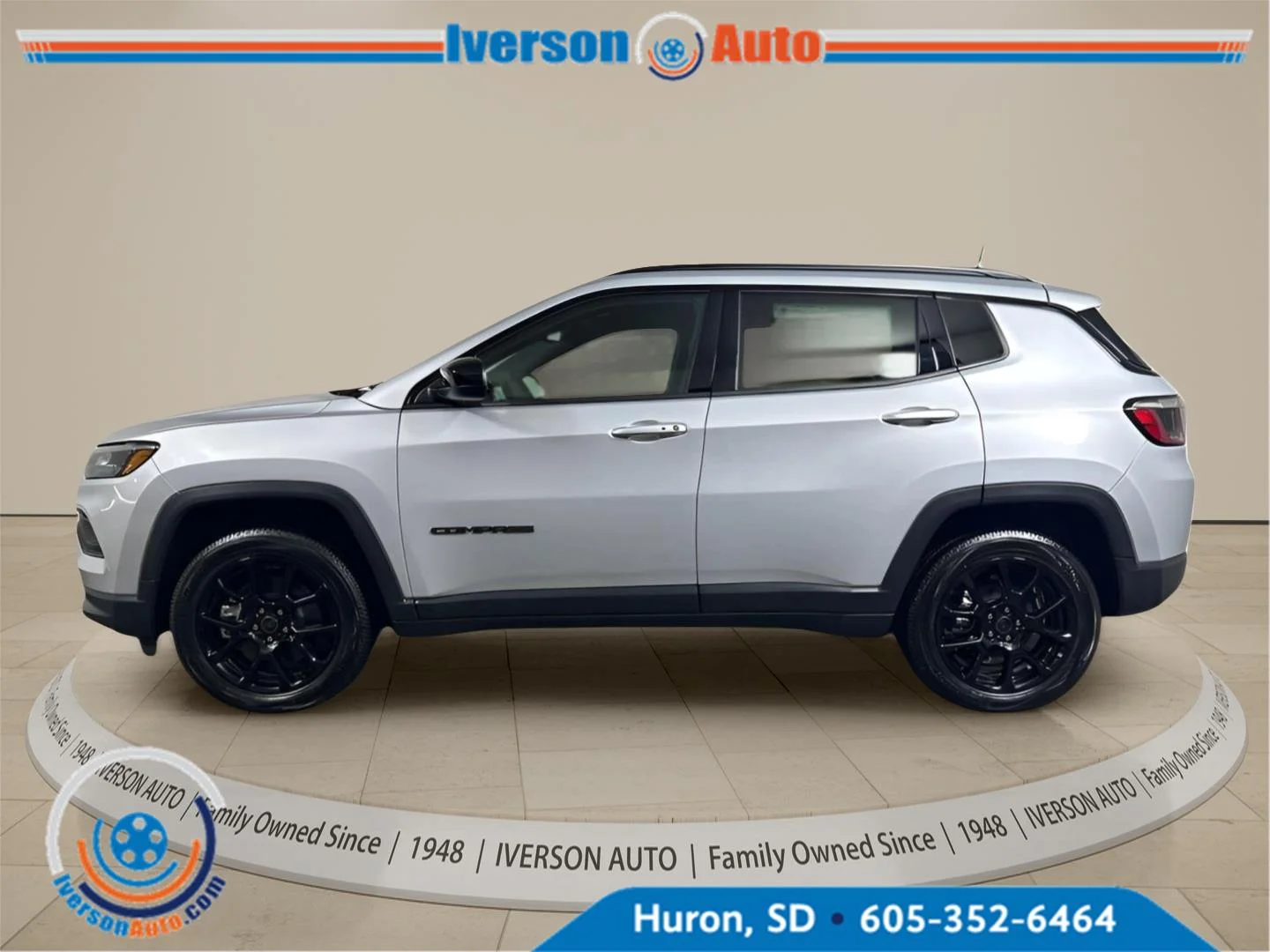New 2026 Silver Zynith Metallic Clear-Coat Exterior Paint Jeep Latitude Altitude image 6