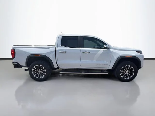 Used 2023 White GMC Denali image 3