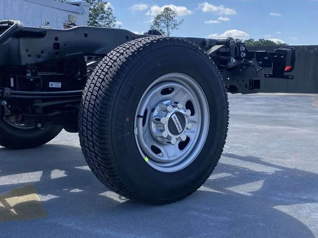 New 2026 Oxford White Ford F-250® XL image 9
