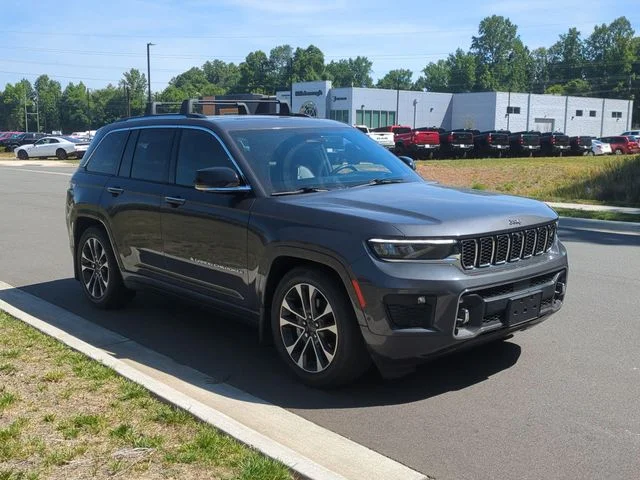 Used 2022 Gray Jeep Overland image 15