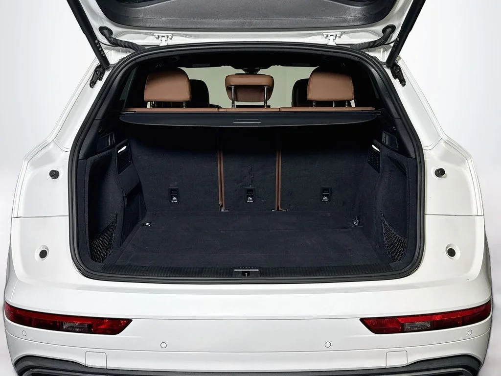 Used 2023 Ibis White Audi 40 Premium image 23