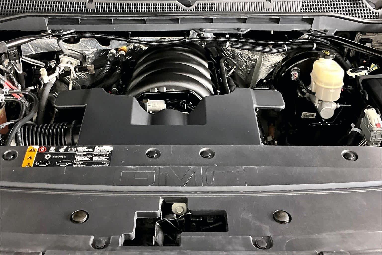 Used 2017 Onyx Black GMC Denali image 31