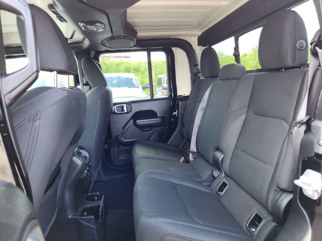 Used 2022 Black Clearcoat Jeep Sport S image 15
