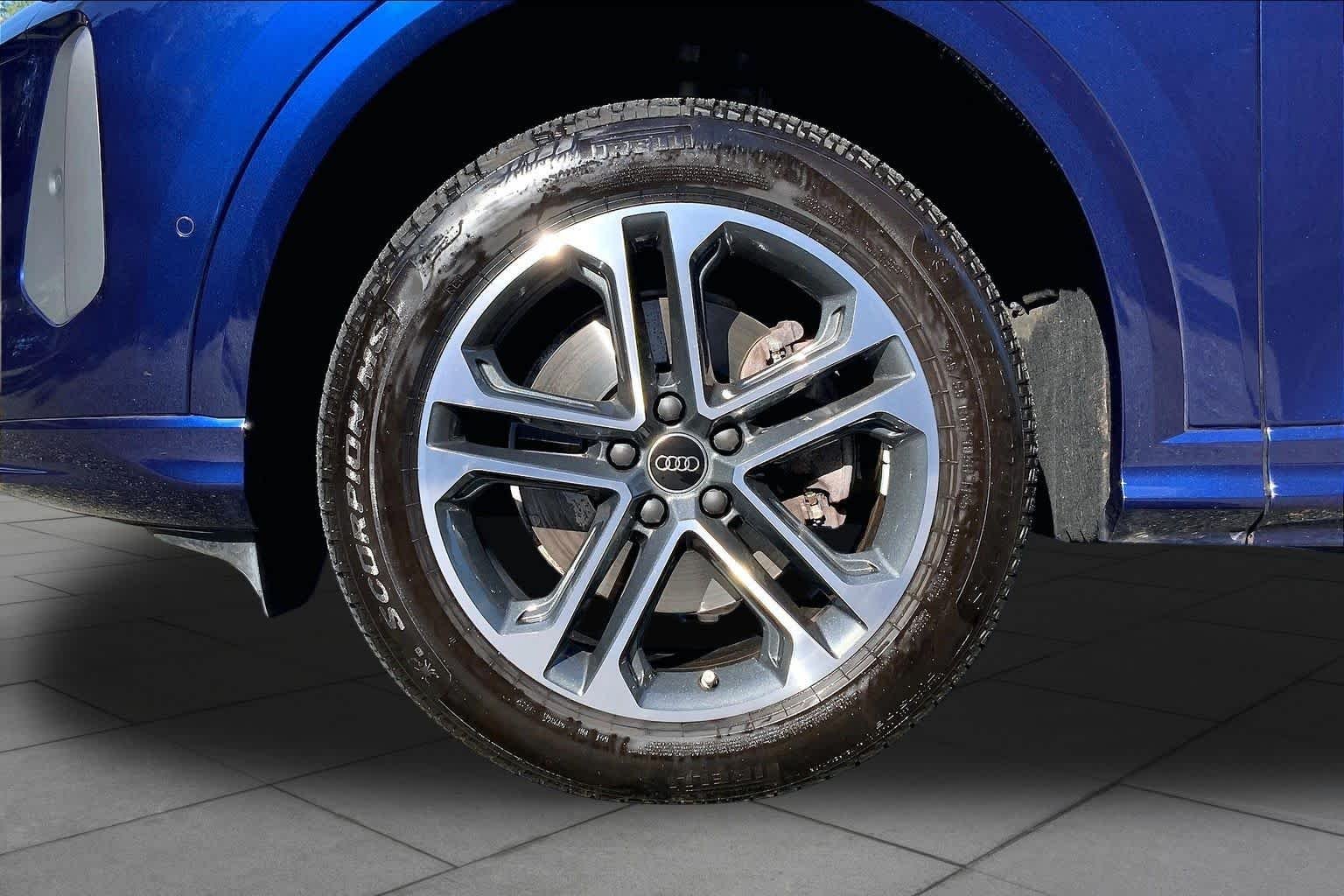 Used 2025 Navarra Blue Metallic Audi Premium image 11