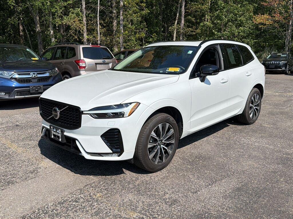 Used 2025 Crystal White Metallic Volvo Core image 12