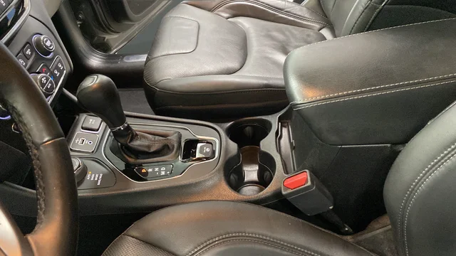Used 2019 Sting-Gray Clearcoat Jeep Limited image 18