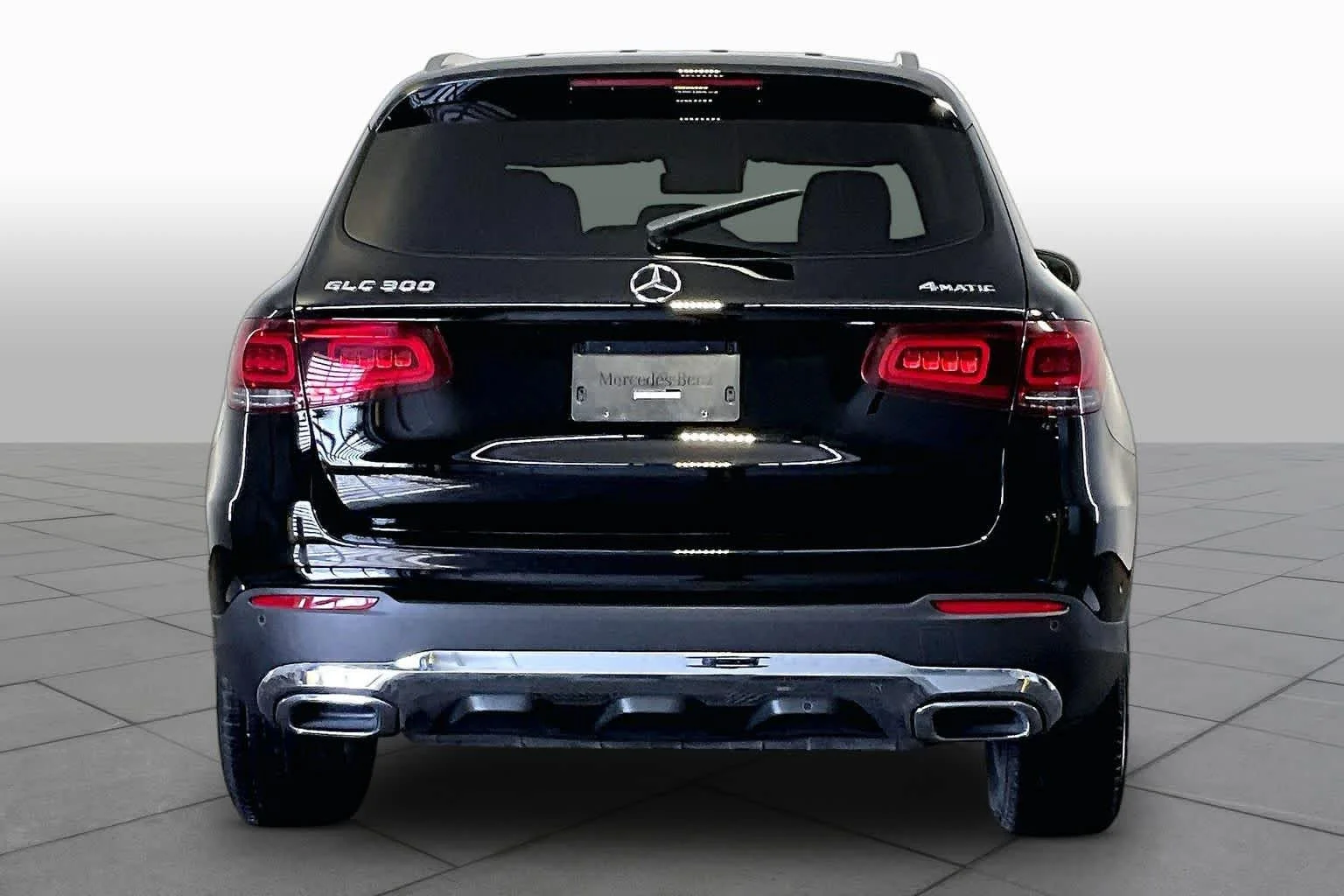 Certified Used 2022 Black Mercedes-Benz GLC 300 image 5