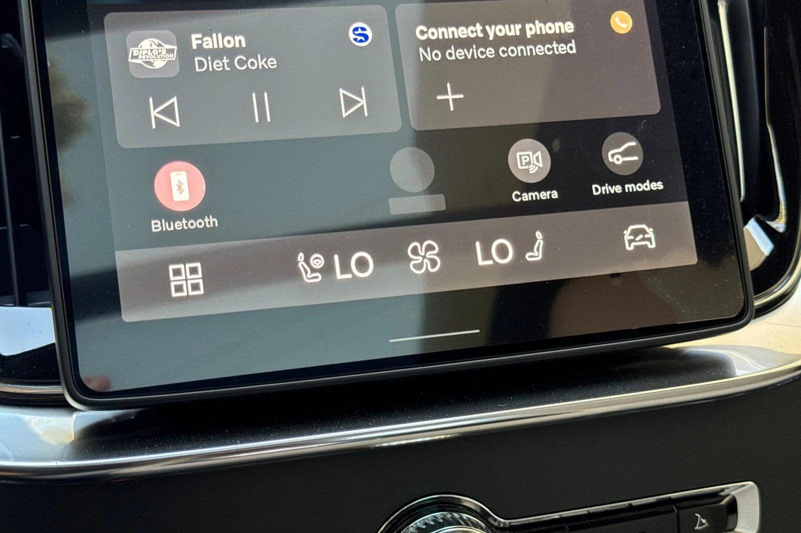 New 2026 Denim Blue Volvo T8 Plus 7-Seater image 23