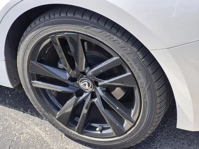 Used 2022 Eminent White Pearl Lexus 300 image 4