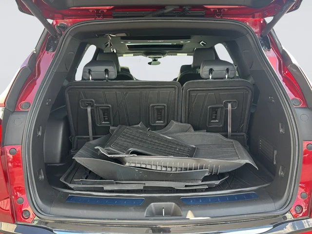 Used 2023 Red Buick Essence image 33