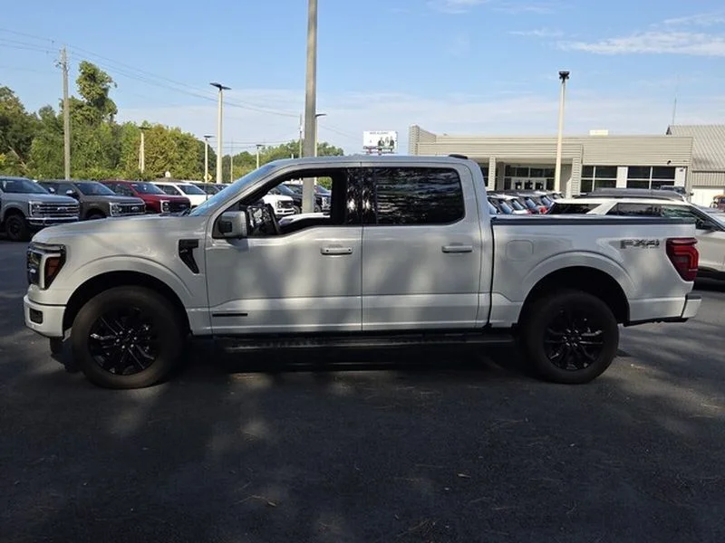 Used 2025 Space White Metallic Ford LARIAT image 5