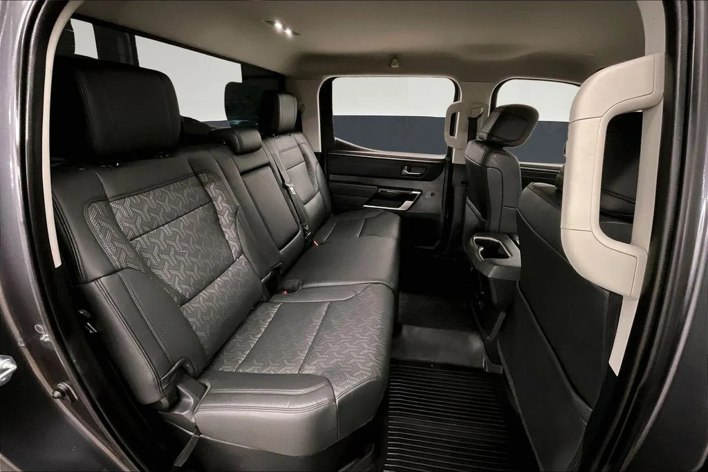 2024 Toyota Tundra Limited - Photo 32