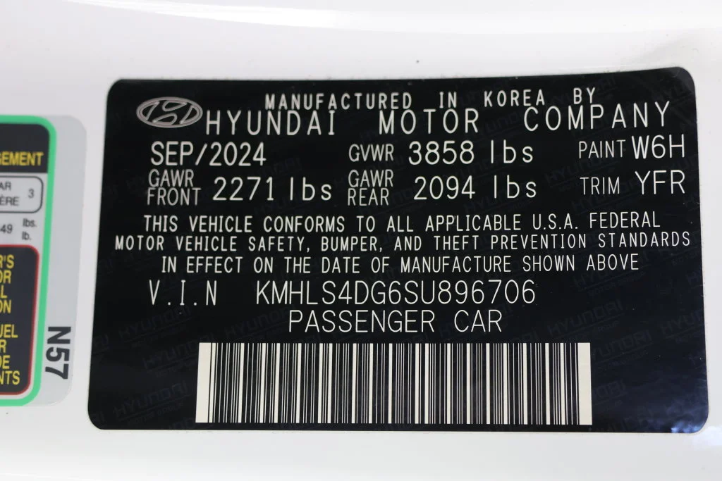 Certified Used 2025 White Hyundai SEL Convenience image 29