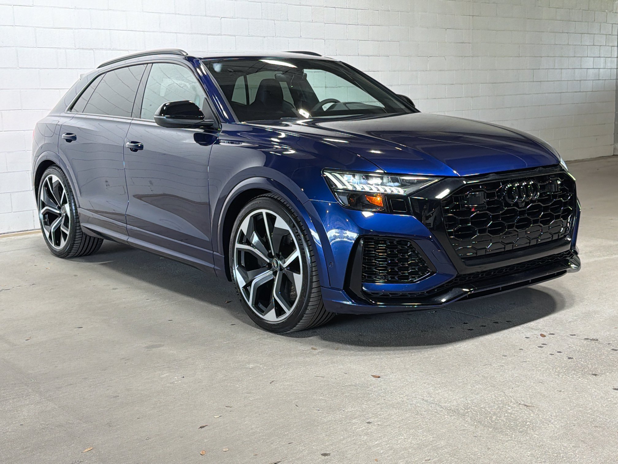 Used 2023 Navarra Blue Metallic Audi 4.0T image 6
