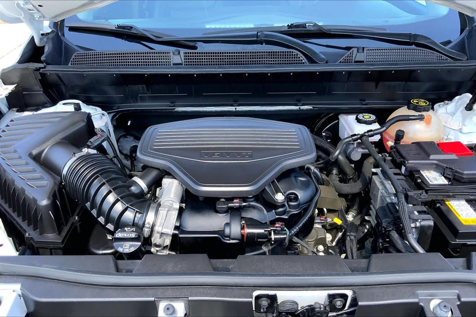 Used 2023 Summit White GMC SLT image 61