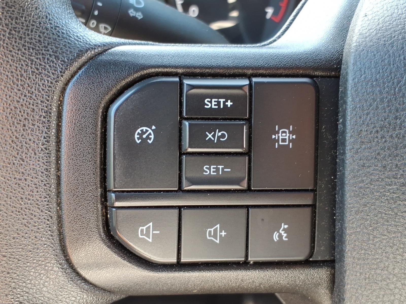 Used 2023 Agate Black Metallic Ford XLT image 15