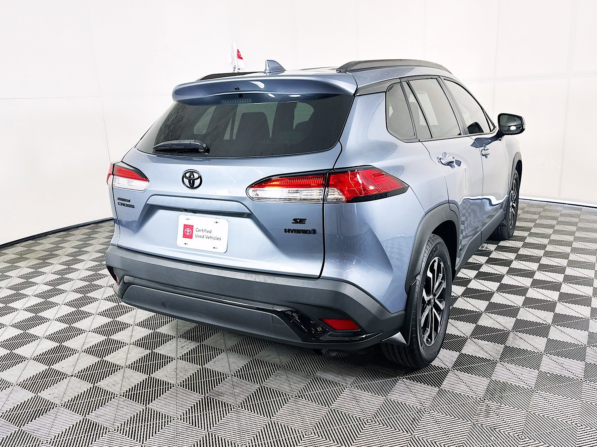 Used 2024 Celestite Toyota Hybrid SE image 3