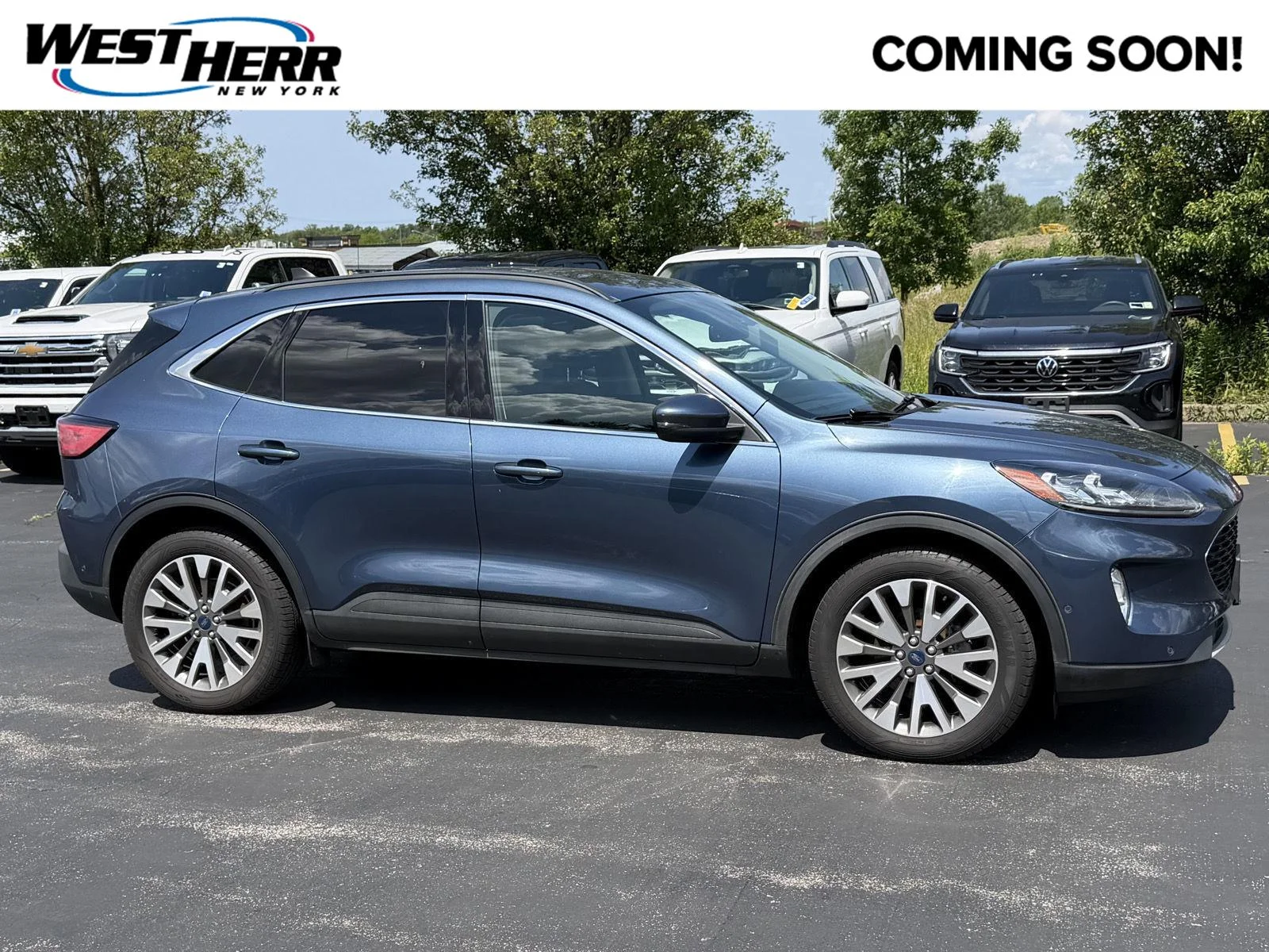 Used 2020 Blue Ford  image 1