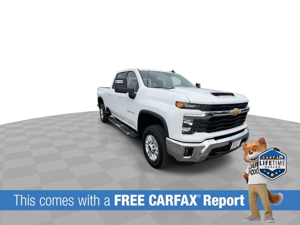 Used 2025 Summit White Chevrolet LT image 2