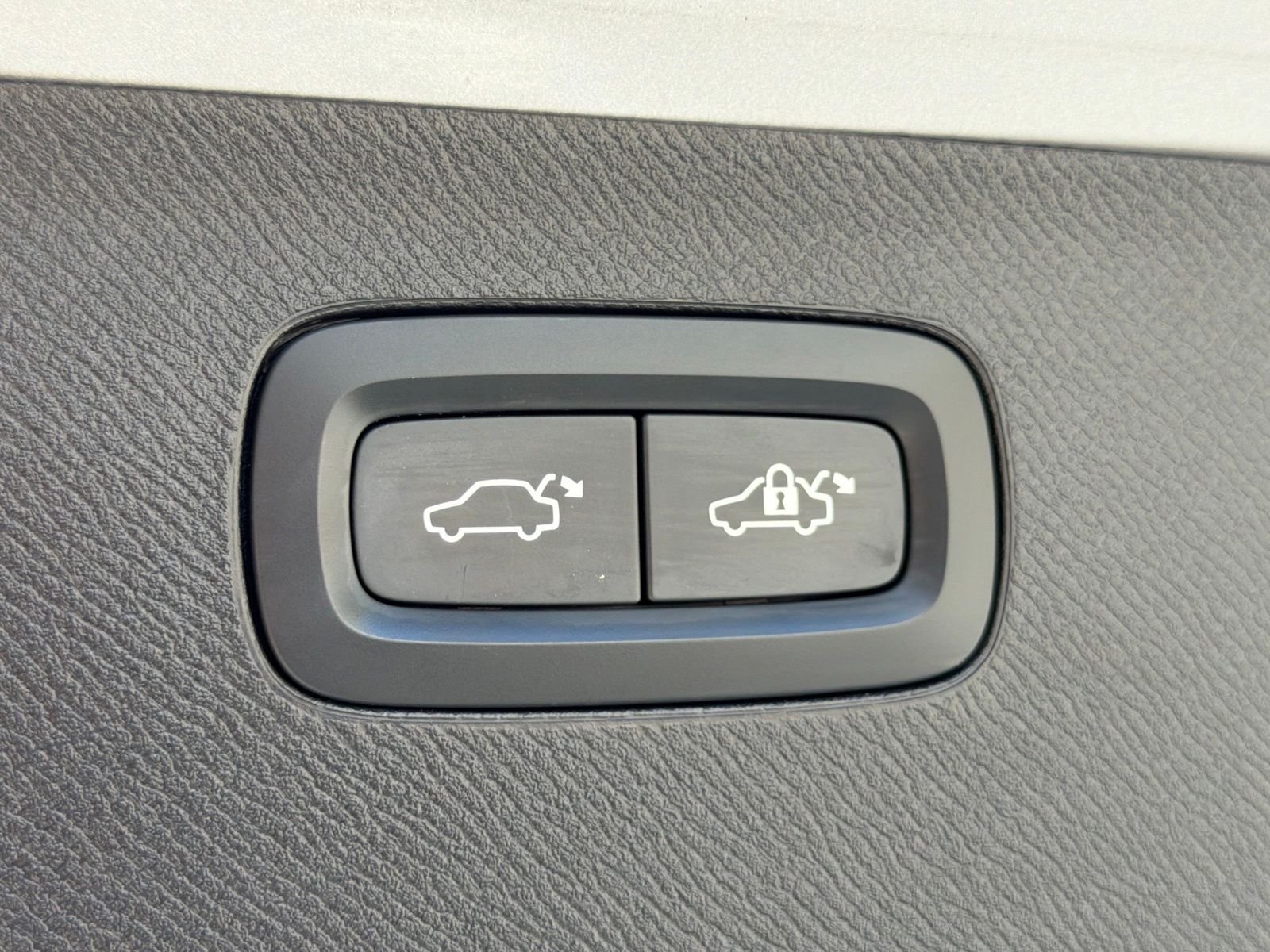 2024 Volvo XC90 Plus - Photo 16
