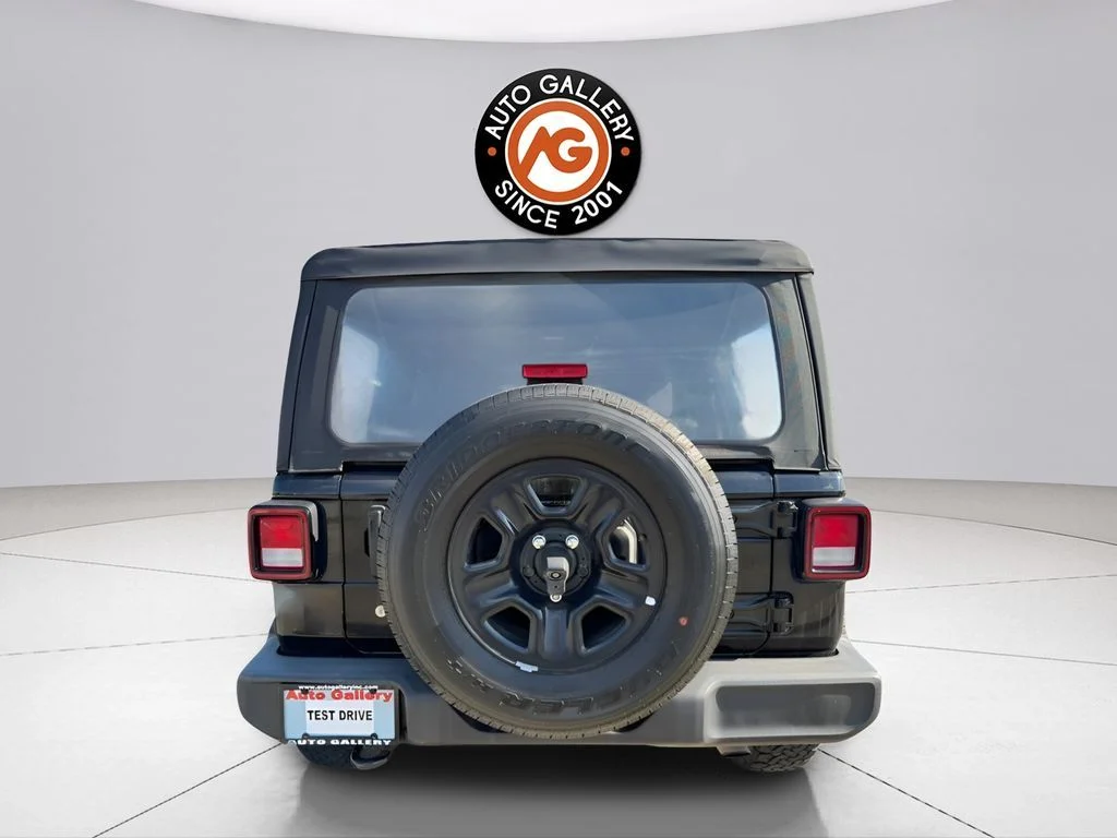 Used 2018 Black Jeep Unlimited Sport image 5
