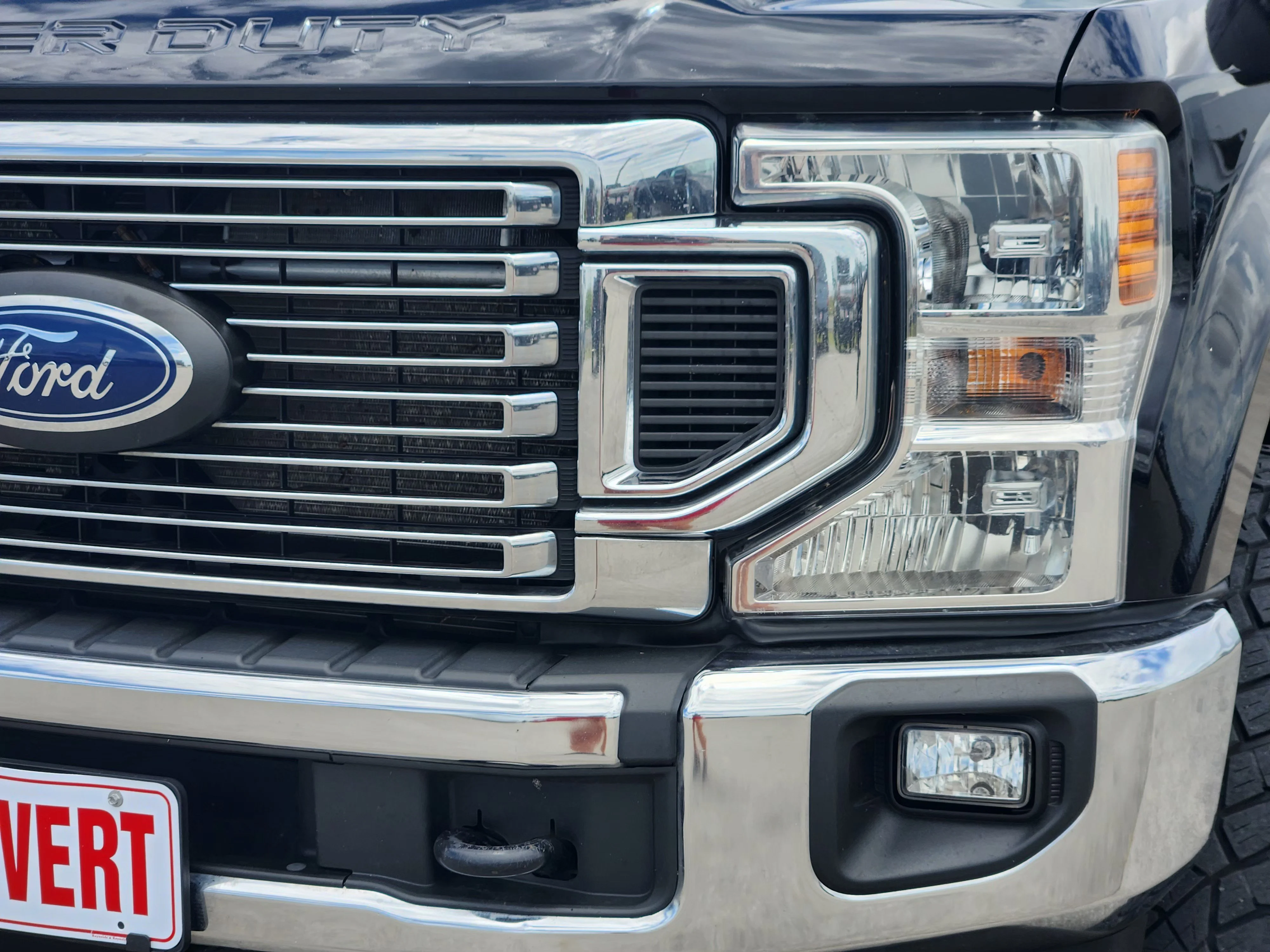 Used 2022  Ford XL image 8