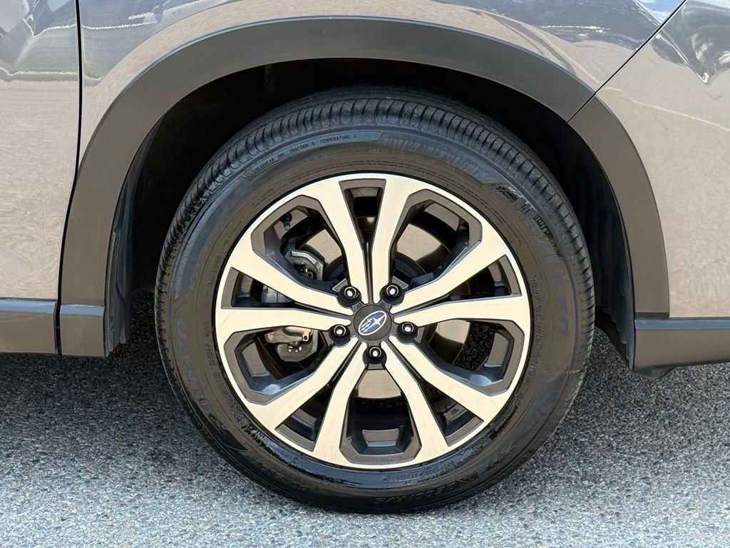 Used 2024 Magnetite Gray Metallic Subaru Limited image 10
