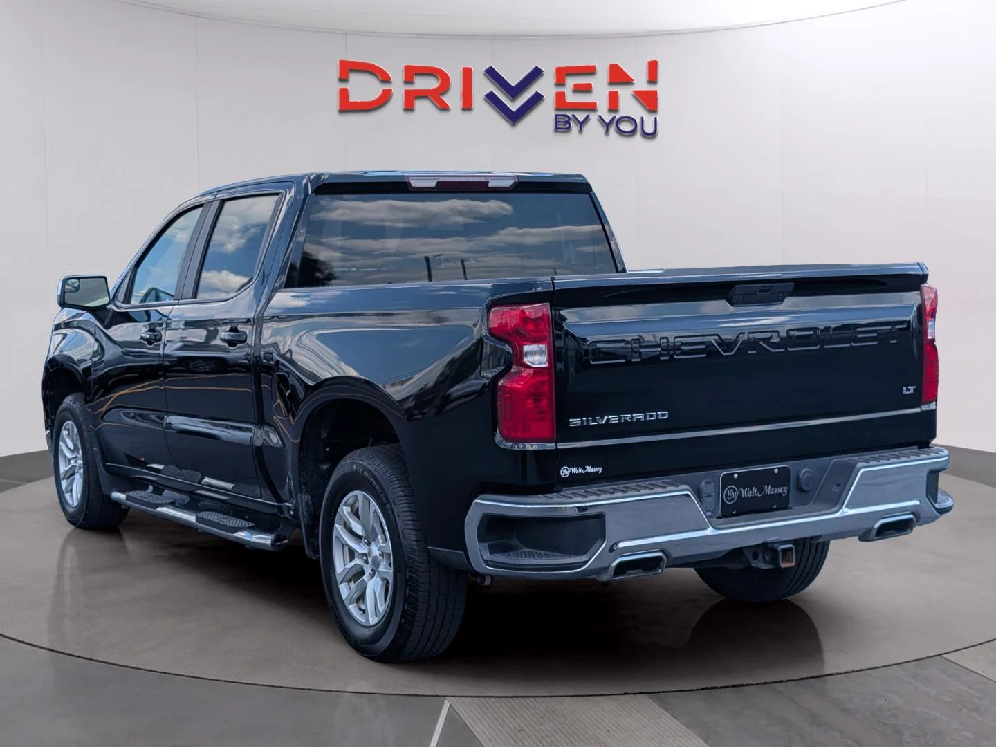 Used 2022 Black Chevrolet LT image 3