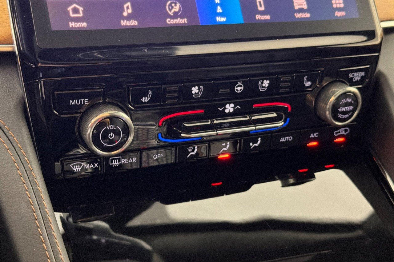 Used 2023 BLACK Jeep Summit Reserve image 20