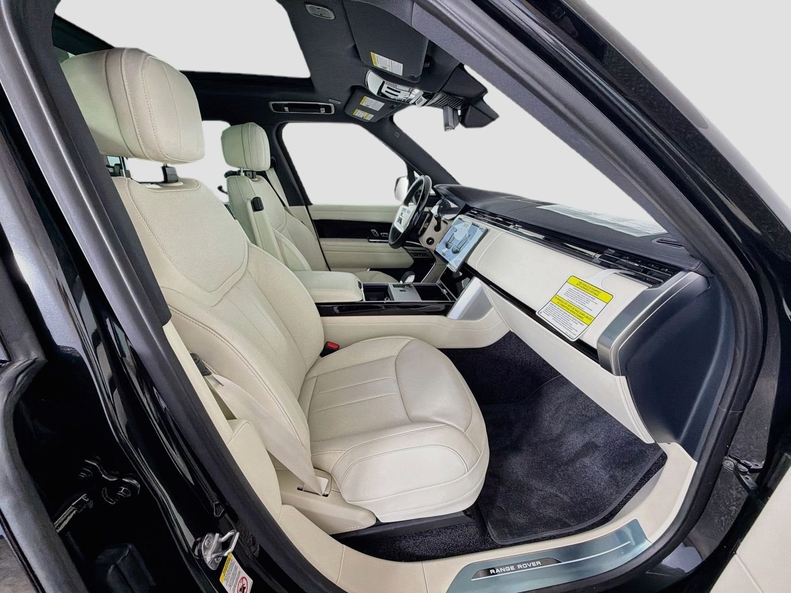 New 2026 Santorini Black LAND ROVER SE image 32