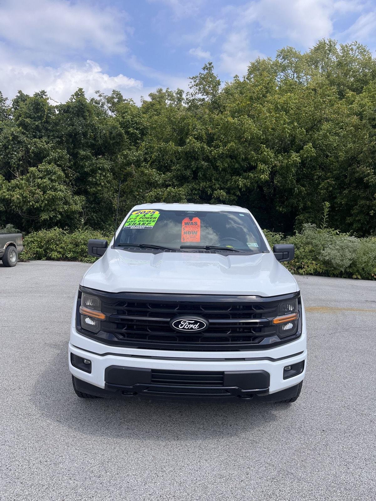 Used 2025 Oxford White Ford XLT image 3