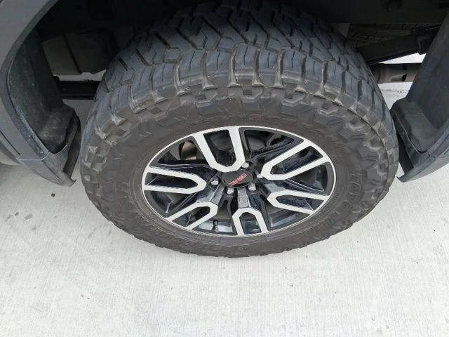 Used 2025 Black GMC AT4 image 19
