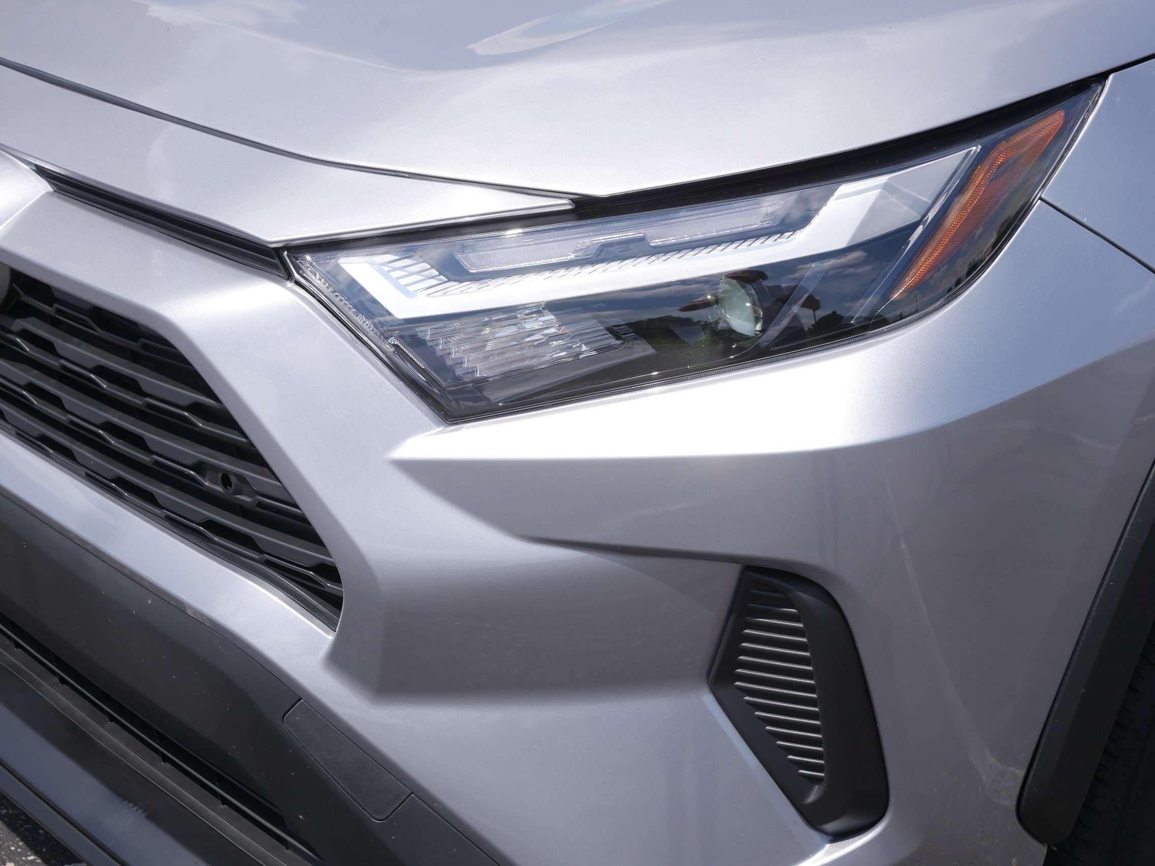Used 2024 Silver Sky Metallic Toyota Hybrid LE image 16