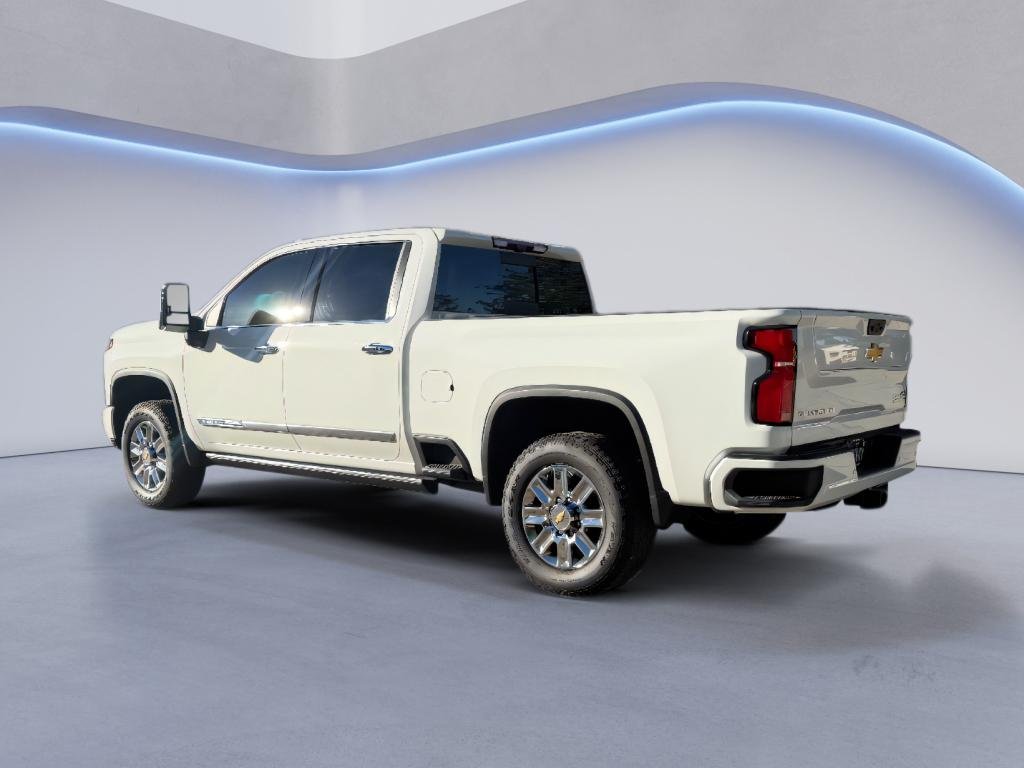 Used 2026 Summit White Chevrolet High Country image 3