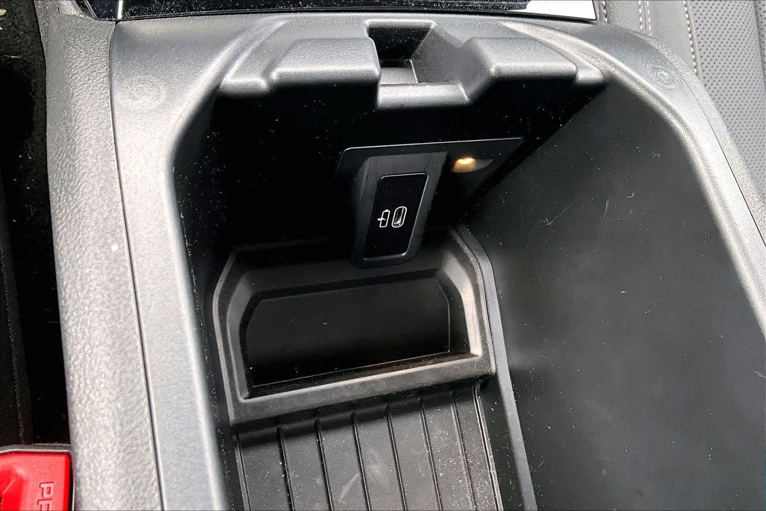 Used 2024 Skyscraper Grey Metallic BMW sDrive30i image 36