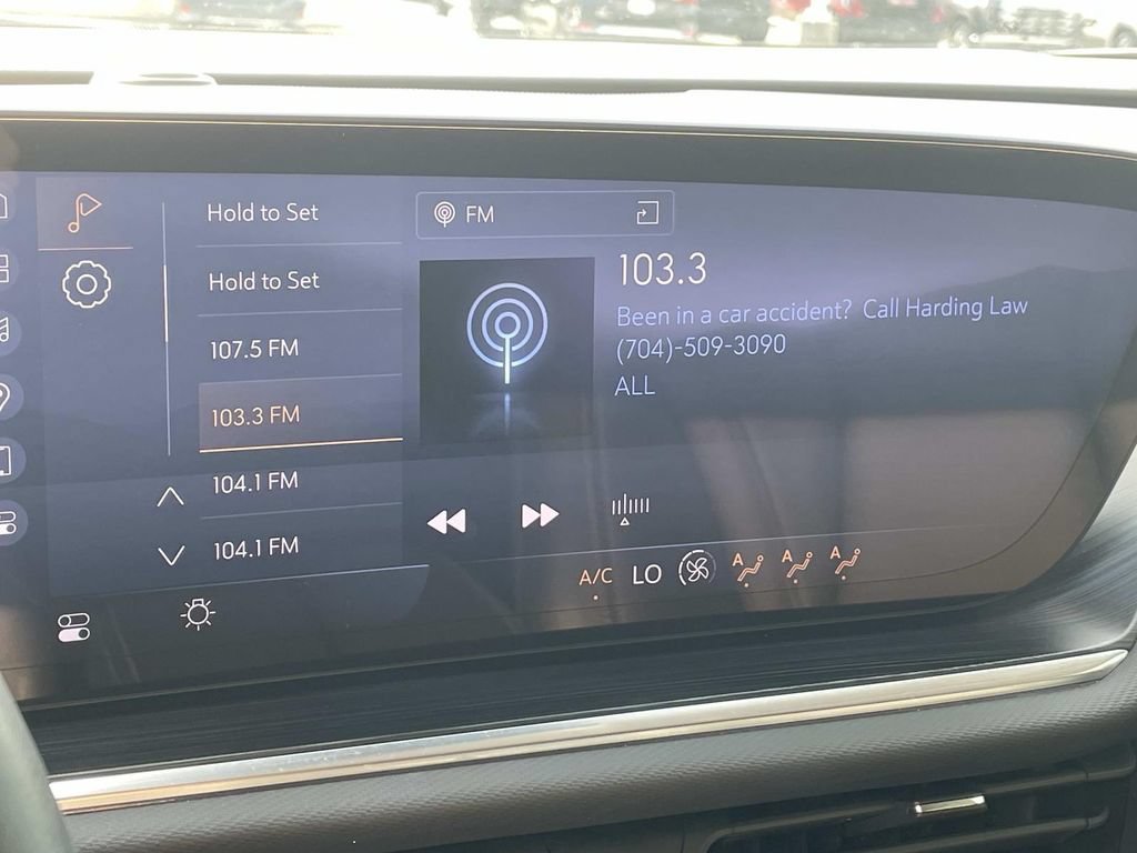 Used 2024 Summit White Buick Preferred image 28