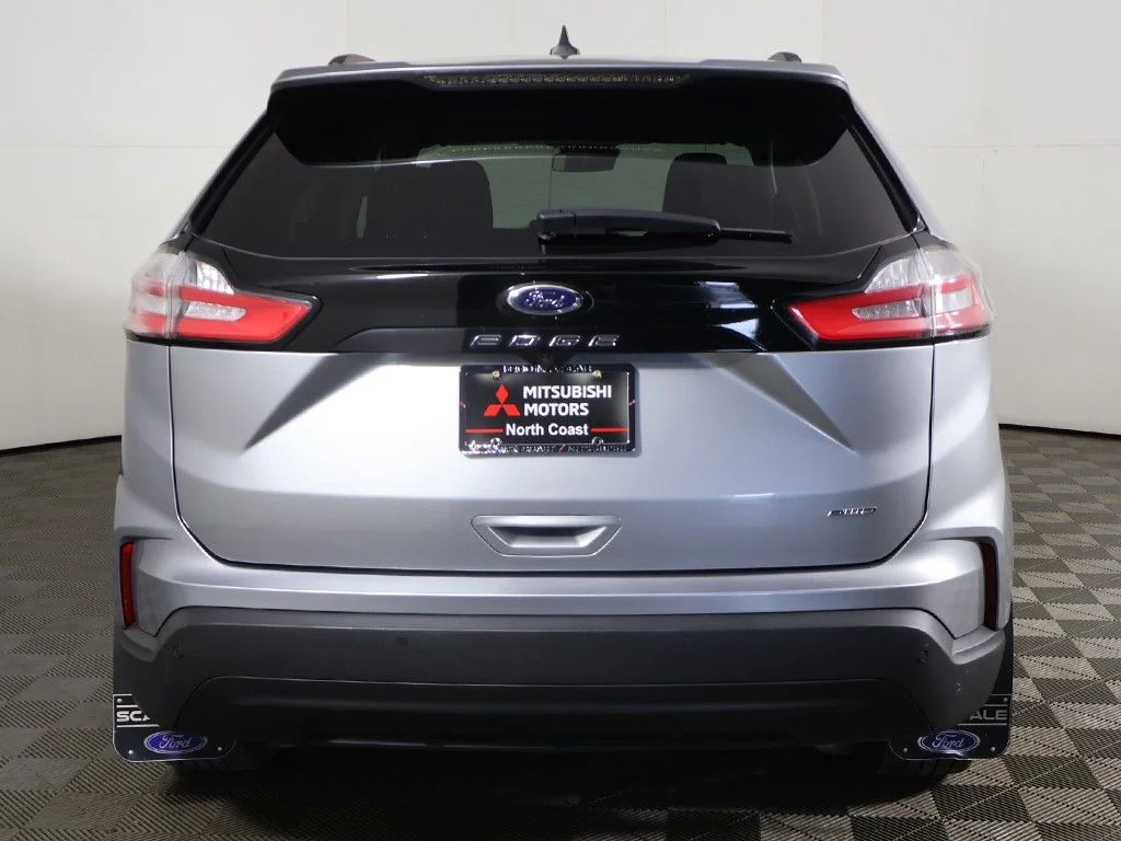 Used 2022 Silver Ford SE image 10