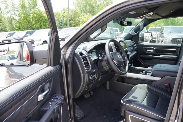 New 2026 Granite Crystal Metallic Clear-Coat Exterior Paint RAM Laramie image 11
