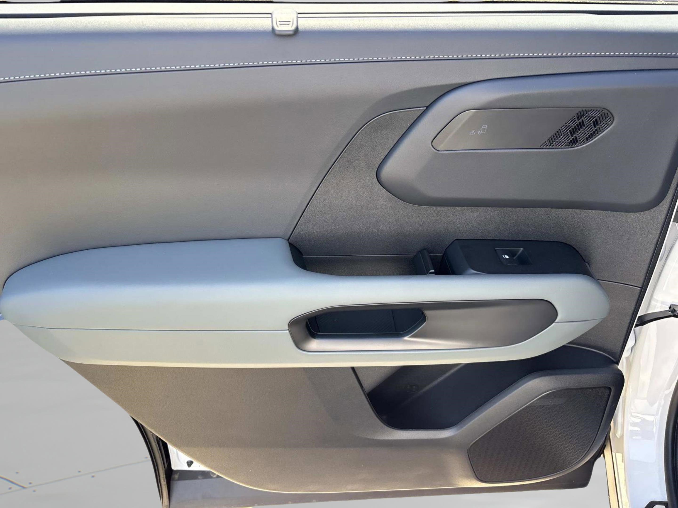 New 2027 Glacial White Pearl Kia X-Line SX image 19