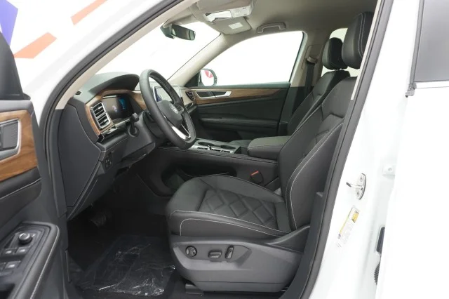 New 2026 Opal White Pearl Volkswagen 2.0T SE image 15